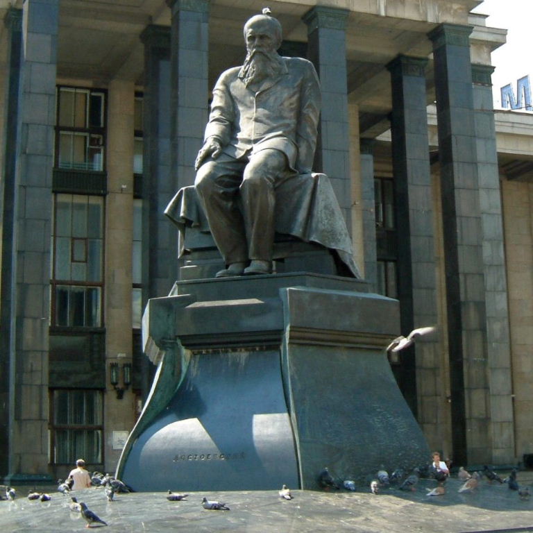 Pigeons in Moscow